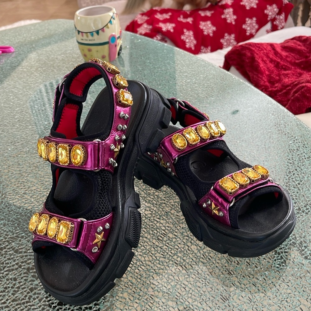 GUCCI Aguru Crystal Leather Sandal w/2 Dustbags and Original Box NWOT